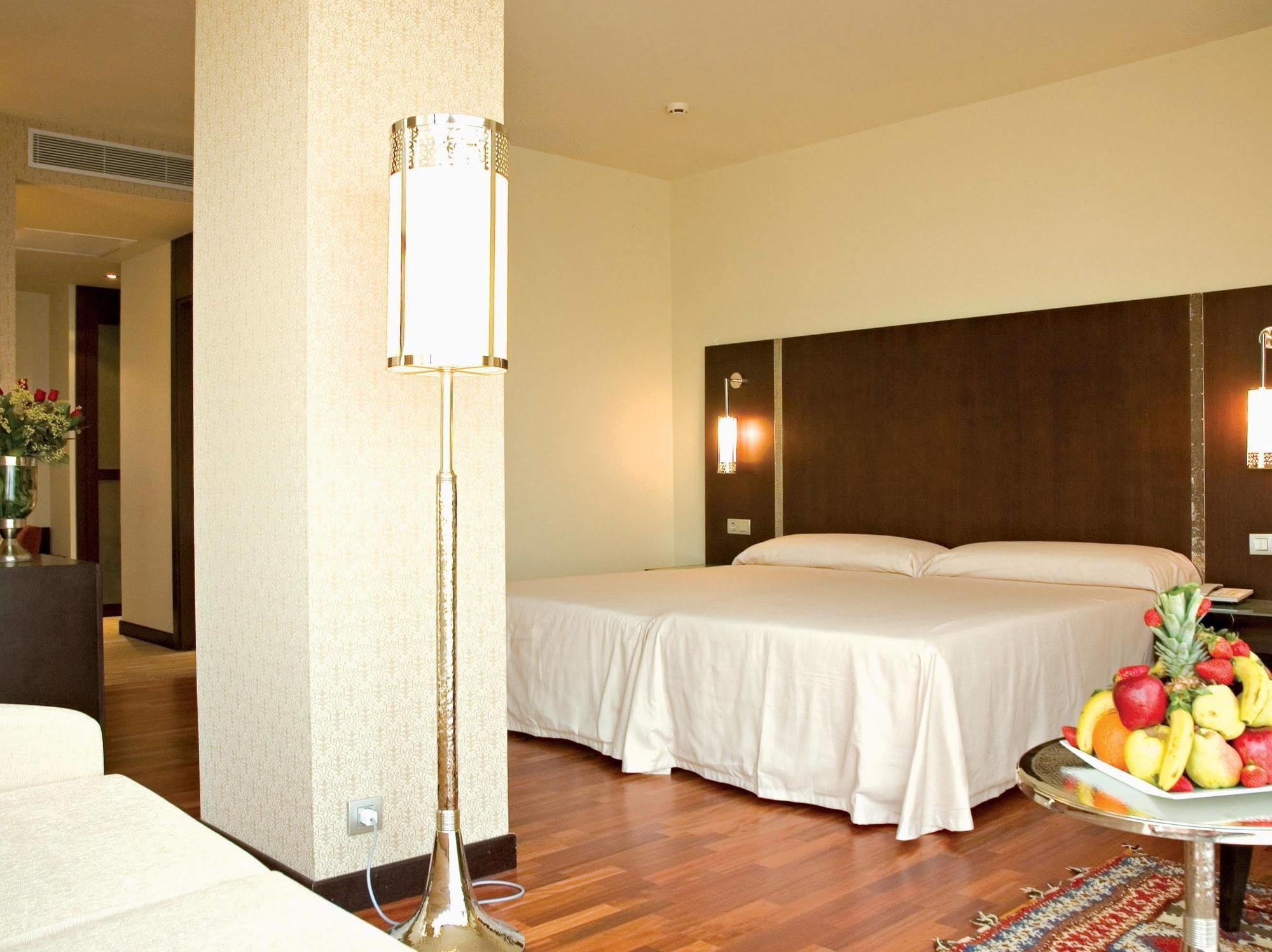 Barcelo 4*